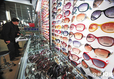 杜橋眼鏡市場(chǎng)迎來(lái)節(jié)后“開門紅”，一周銷售破億元彰顯產(chǎn)業(yè)活力